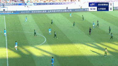 完全不设防！韦斯利第33分钟门前轻松推射得手，国安0-2新鹏城